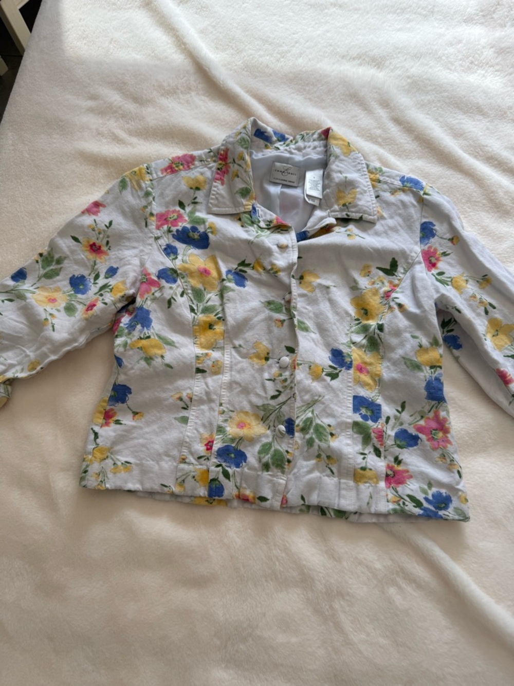 Vintage 90s Liz Claiborne White Floral Jean Jacket with Blooms